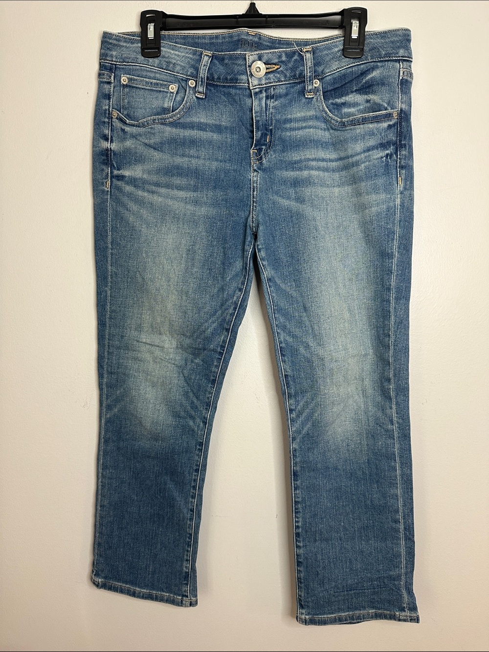 a.n.a Women's Light Blue Cropped Straight Jeans size 10